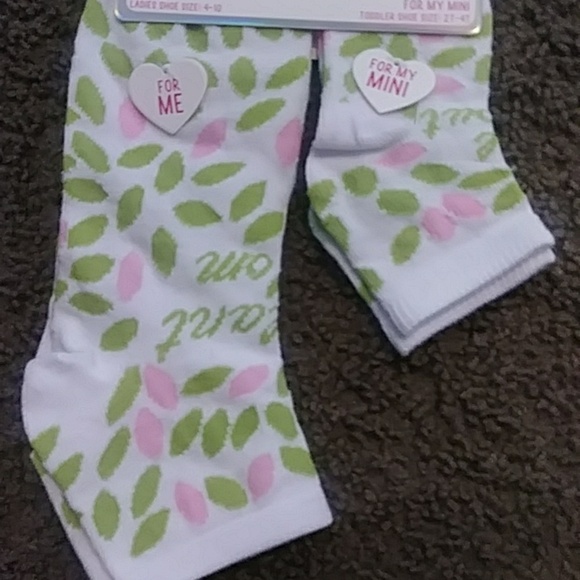 Willow & Ruby Sock Set 1 Adult 1 Child - Picture 4 of 5